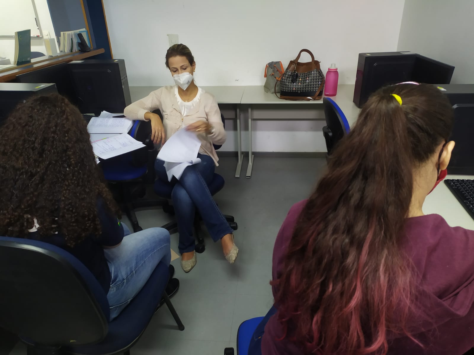 Grupo de trabalho para discussão de óbito materno e infantil.